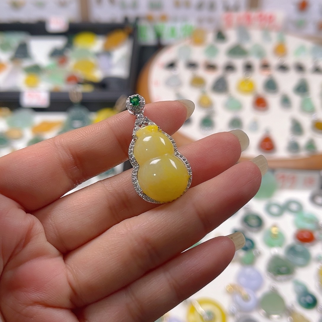 【闪购商品】翡翠颈饰银S925镶嵌R****a吊坠