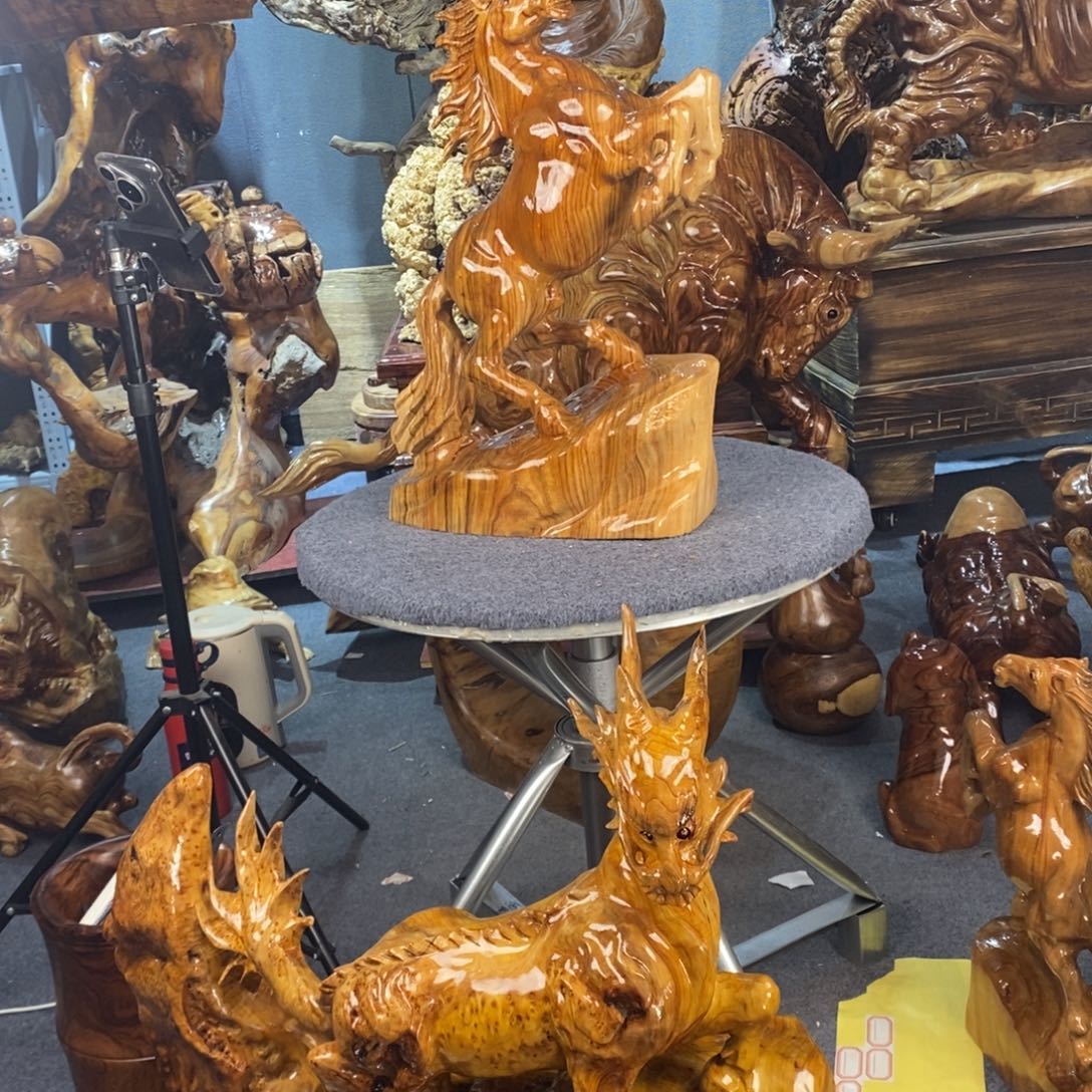 L***M木木雕摆件香樟木马到功成