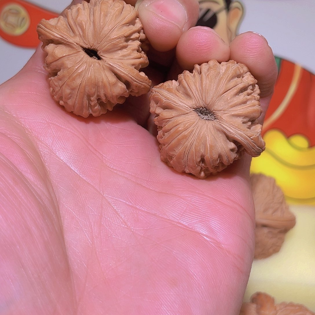 文玩核桃吊坠随*?汉高楼36