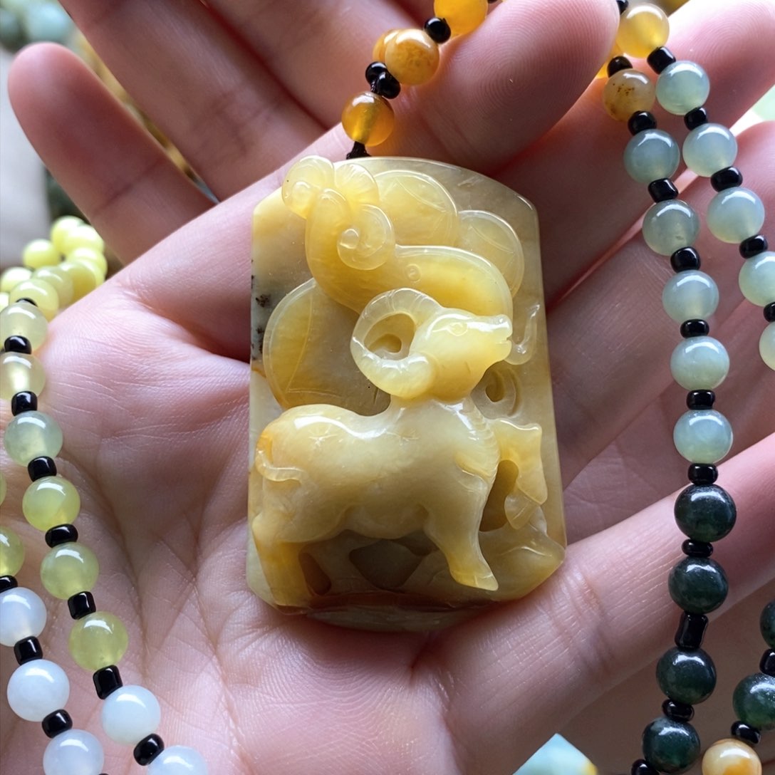 【闪购商品】岫玉颈饰未镶嵌牛