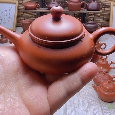 ?*潮州朱泥手拉壶仿古炮嘴壶