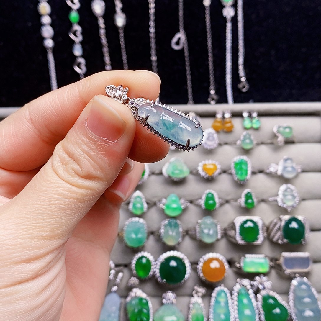 翡翠银S925镶嵌颈饰豆子