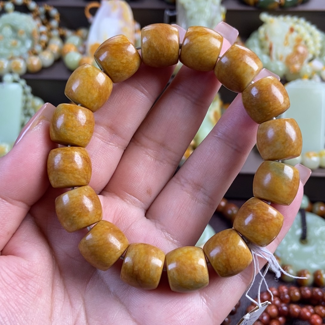 透闪石质玉未镶嵌手串