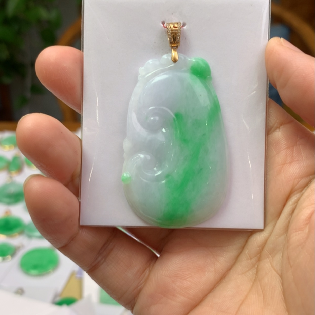 【闪购商品】翡翠颈饰18K金镶嵌云****）翡翠首饰