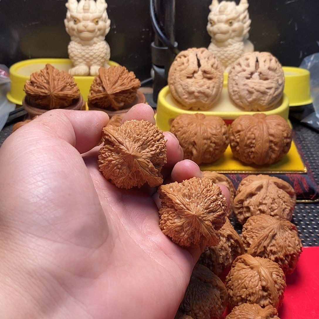 桃核把件放漏满天星