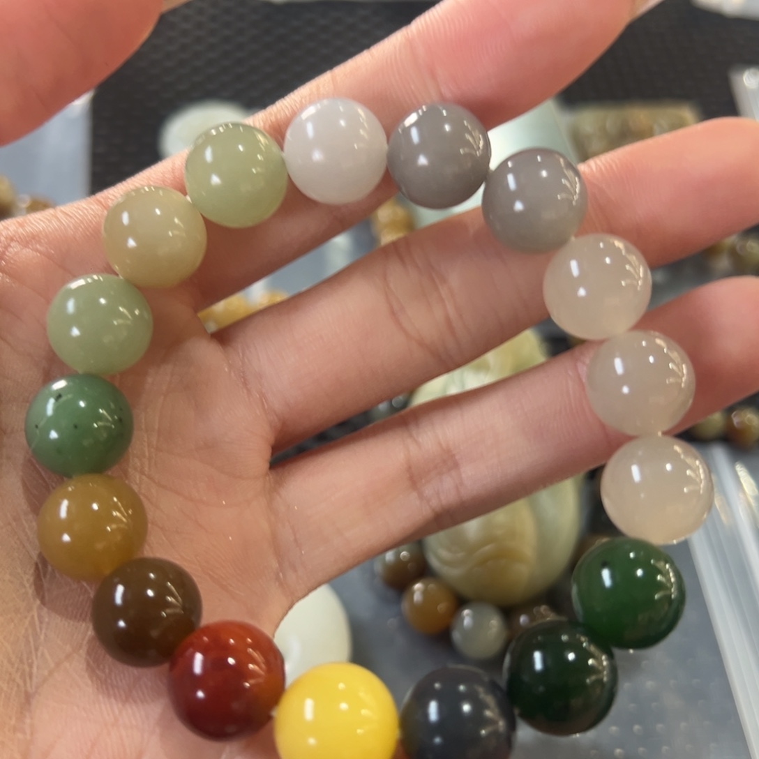 和田玉（糖玉）未镶嵌颈饰