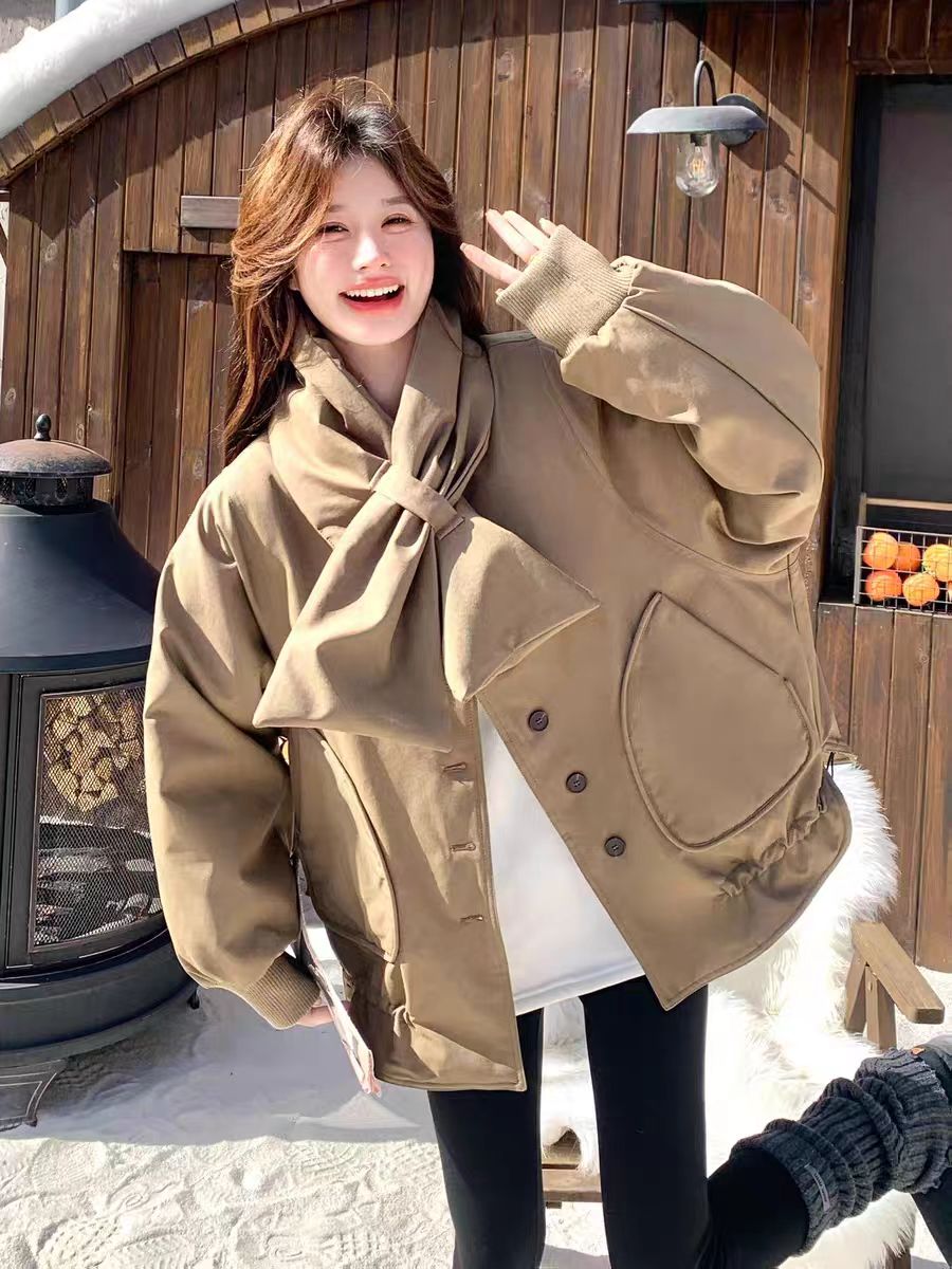 6877款围巾设计羽羽棉袄纽扣装饰棉袄外套