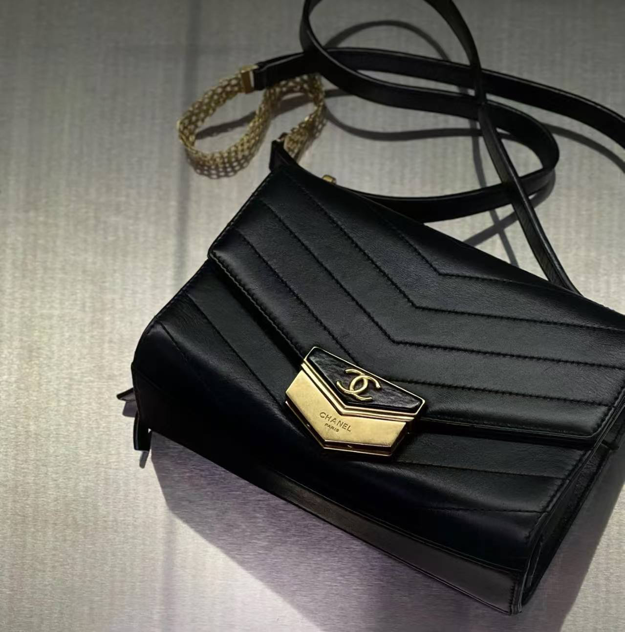95新 Chanel/香奈儿 多多奢品/香奈儿小号汉堡邮差斜挎包/98新