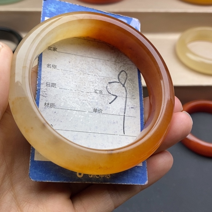 石英质玉未镶嵌手镯