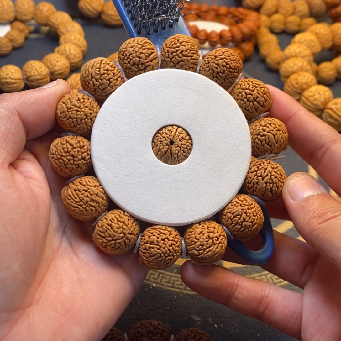 桃核吊坠龙鳞凤尾18毕业串