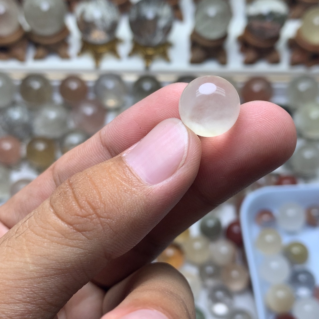 林***洁水晶珠宝半成品未镶嵌兔毛球