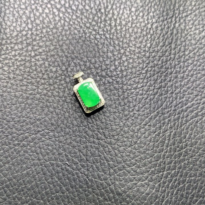 翡翠颈饰18K金镶嵌浅*～翡翠