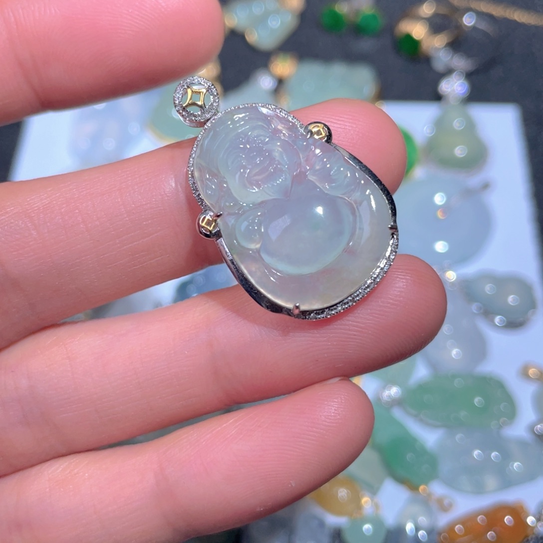 翡翠颈饰18K金镶嵌翡翠