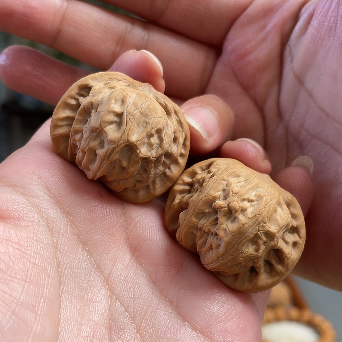 桃核把件37×36尺全品白茬战鼓法老蛇A143