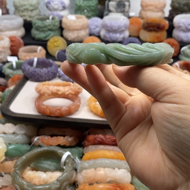 石英质玉未镶嵌手镯