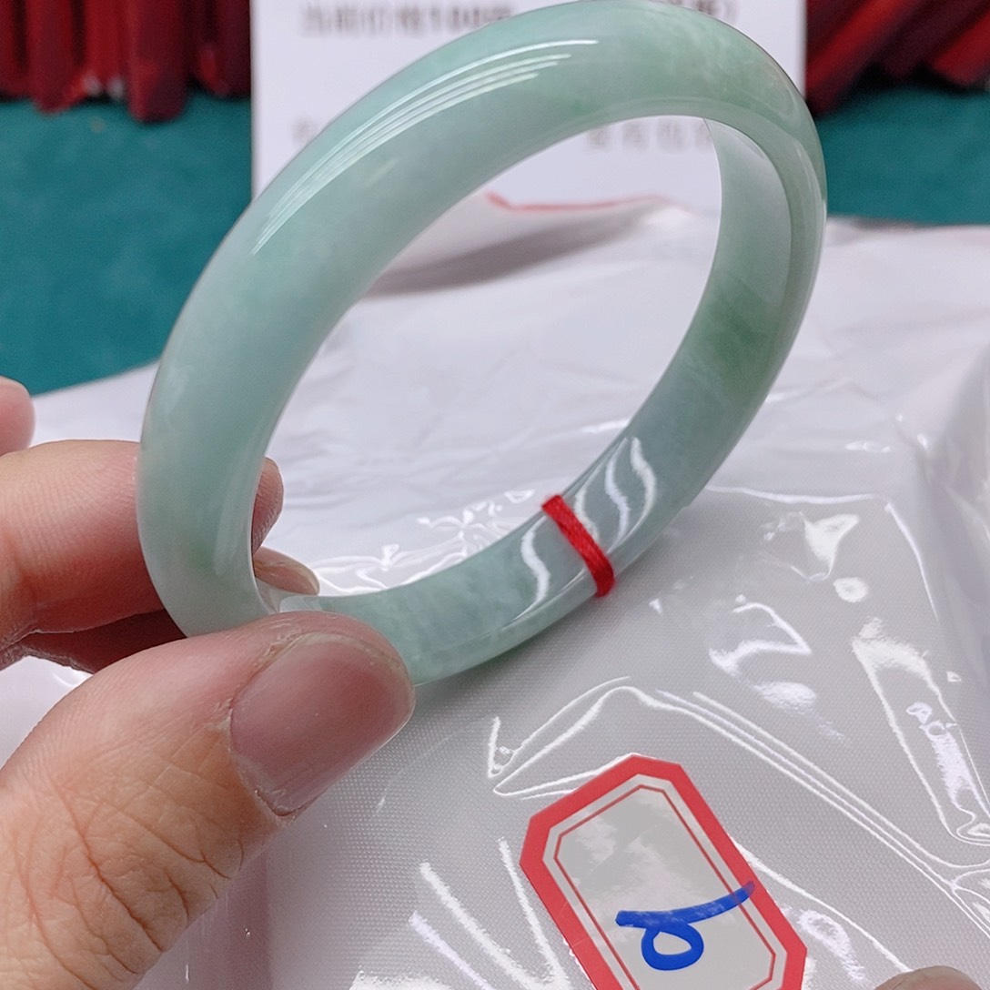 翡翠手镯未镶嵌0999999999