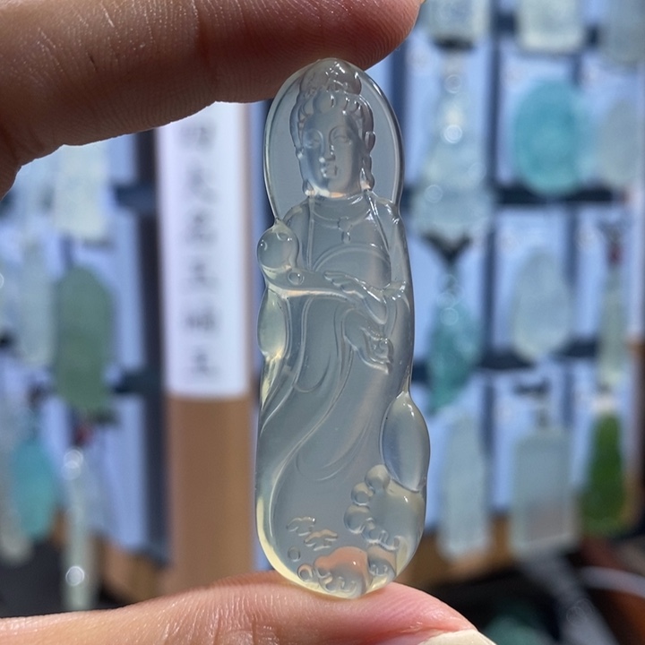 岫玉未镶嵌颈饰吊坠