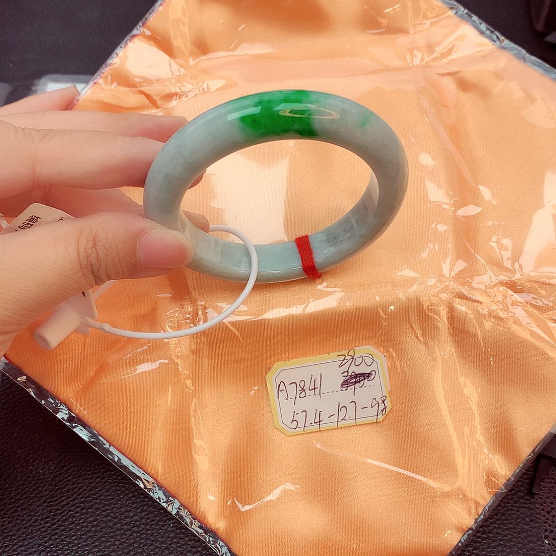 翡翠未镶嵌手镯缅甸翡翠