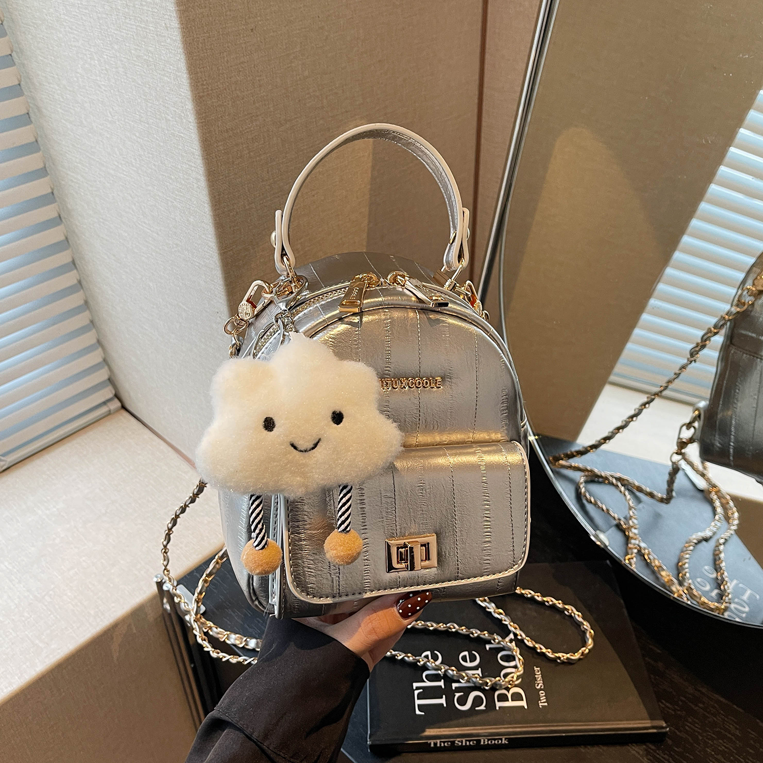 艾米兔女包2026新款时尚简约百搭潮流小众设计大容量手提双肩包