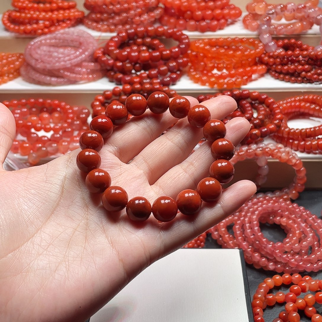 ****盈南红玛瑙未镶嵌手链