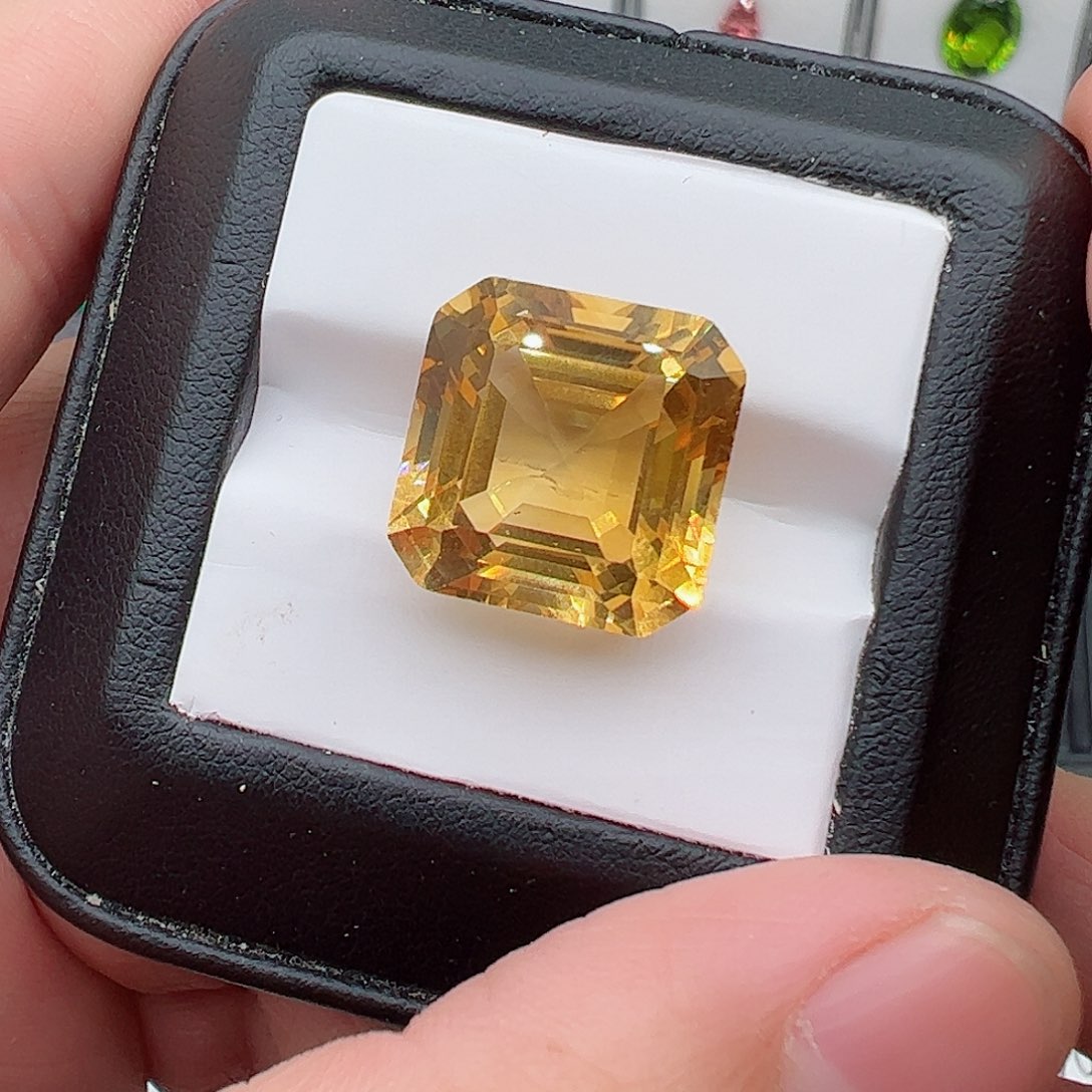 黄晶18.8克拉裸石未镶嵌