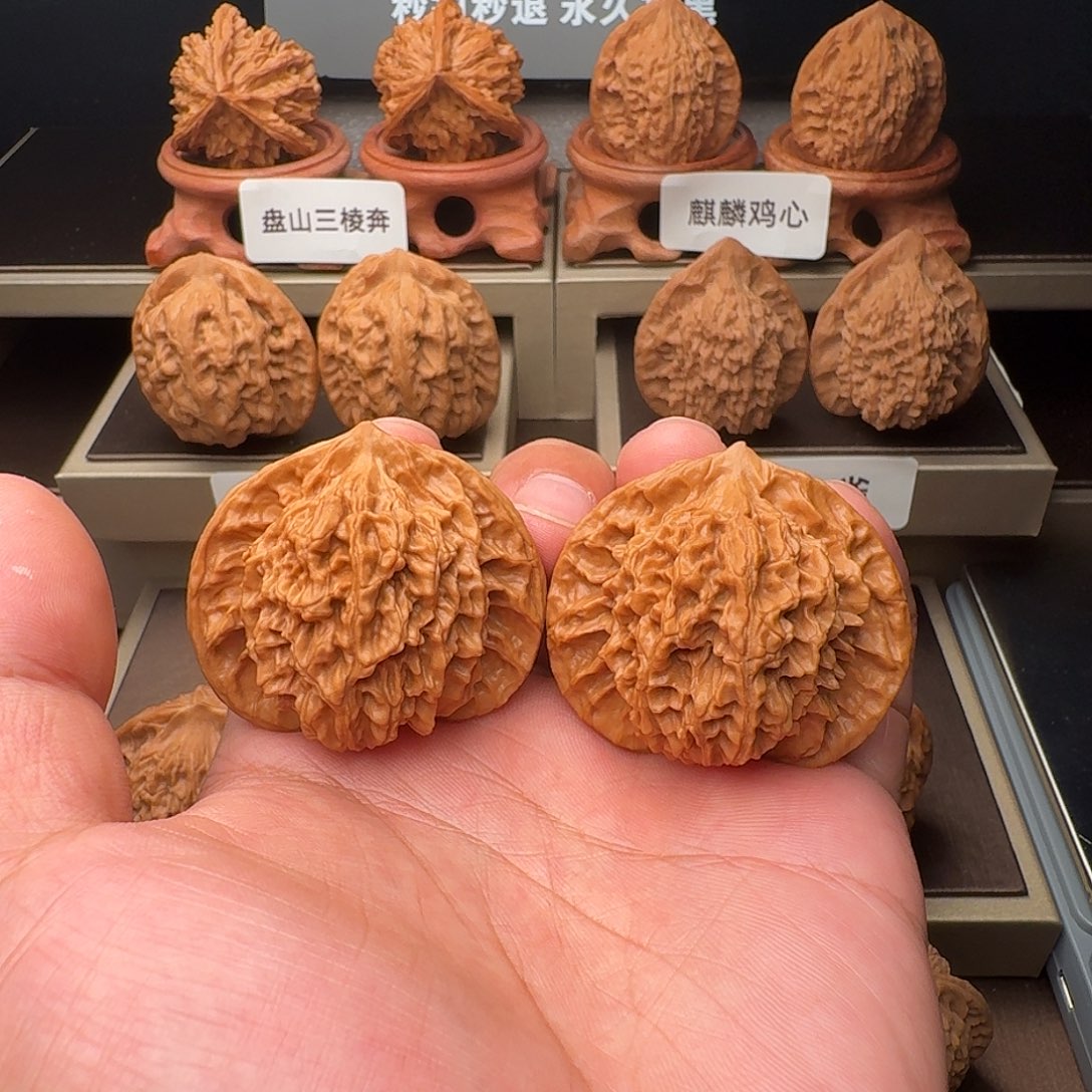 吊坠文玩核桃盘龙纹45全品