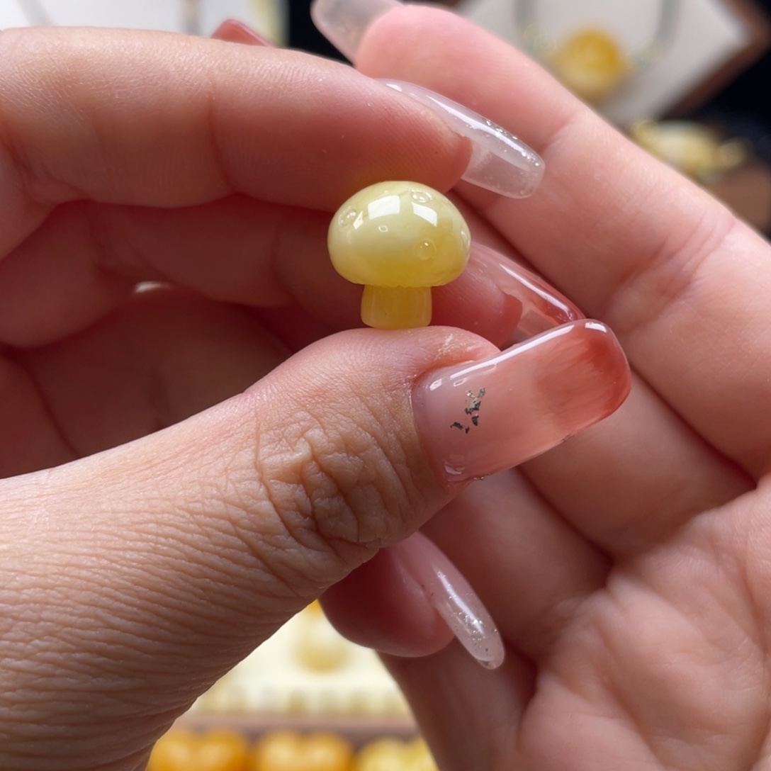 小****琥珀未镶嵌珠宝奇石