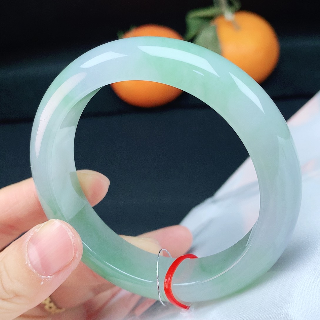 翡翠手镯未镶嵌56轮胎