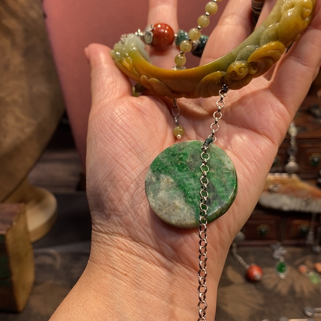 翡翠吊坠(赠链)未镶嵌