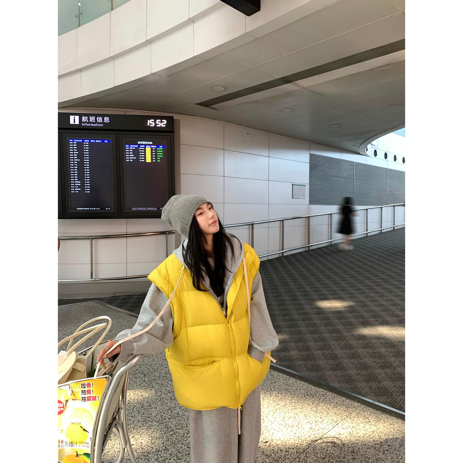 区区欧阳90白鸭绒立领羽绒马甲女冬季新款加厚保暖宽松羽绒服外套