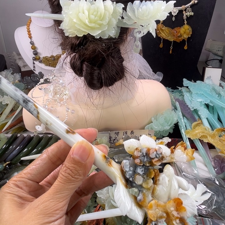 未镶嵌岫玉发饰瑕疵