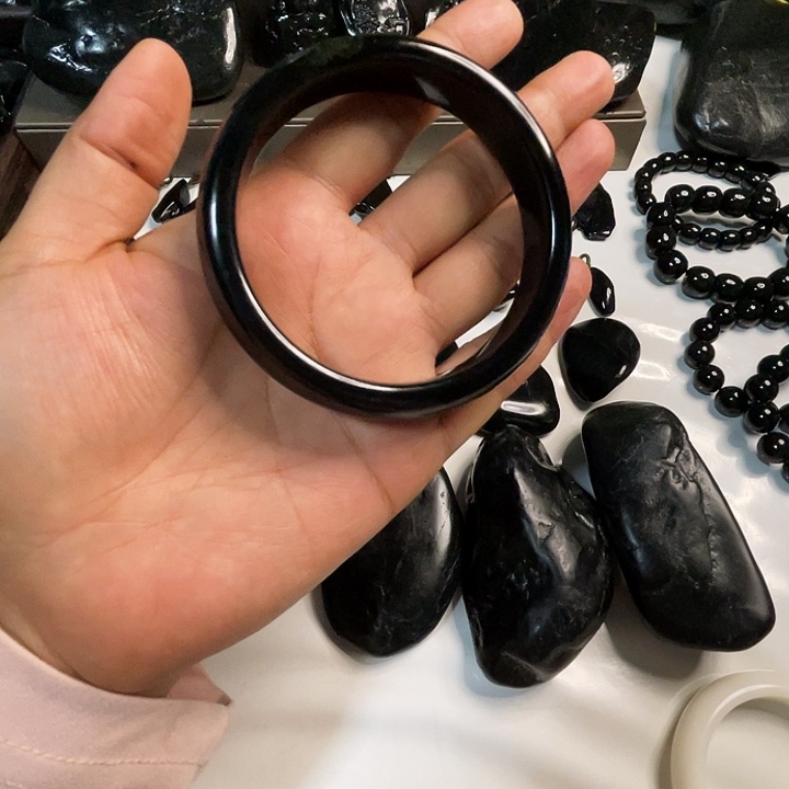 易*一黑青玉60手镯