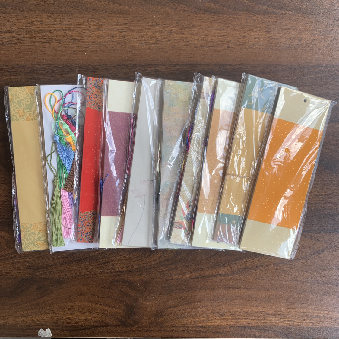 品042:【6*21书签软卡流苏半生熟宣】10张一包（3包一组，款式不挑）
