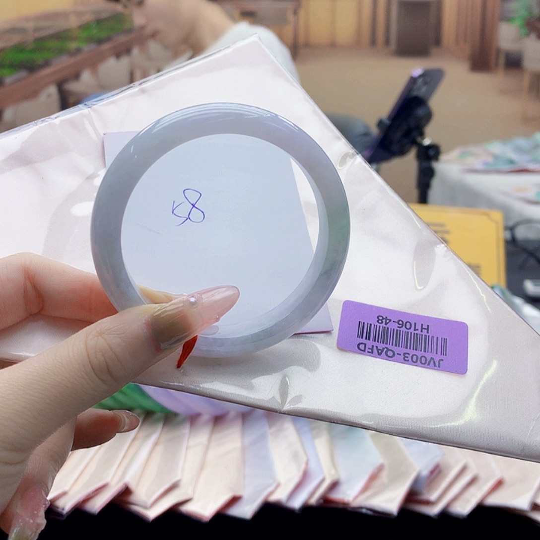 翡翠手镯未镶嵌fhihjkkjjjjj