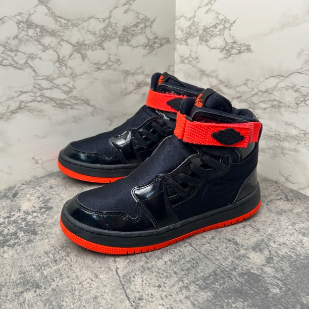 95新 maje 板鞋 合/ 39码/ aj1 解构 黑白 漆皮