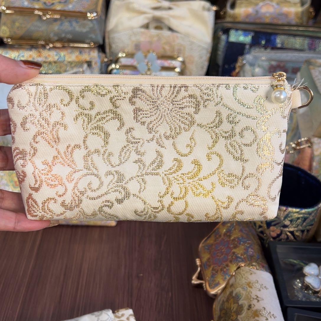 静***漪蚕丝花卉现金包不退换