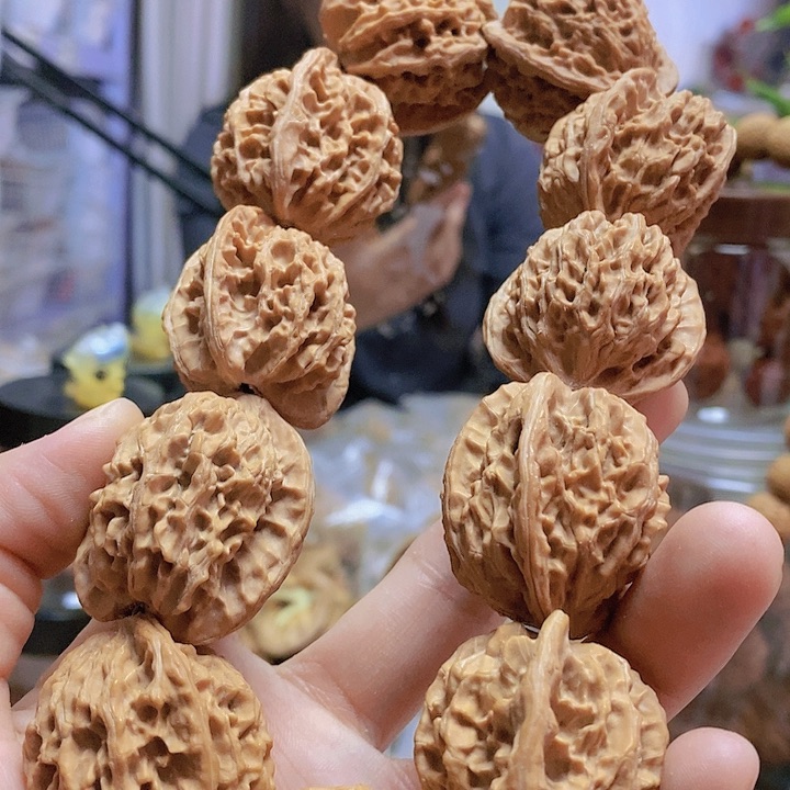 【闪购商品】文玩核桃把件31盘山手持