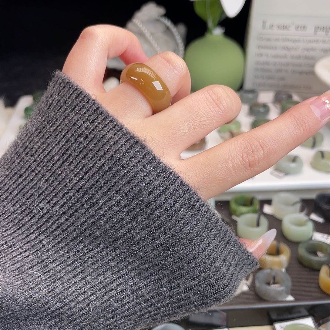 q***n和田玉未镶嵌戒指h25糖轮胎16.4不退换