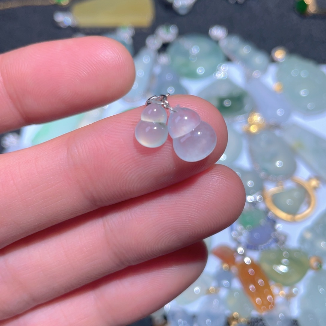 翡翠颈饰18K金镶嵌幸**开翡翠