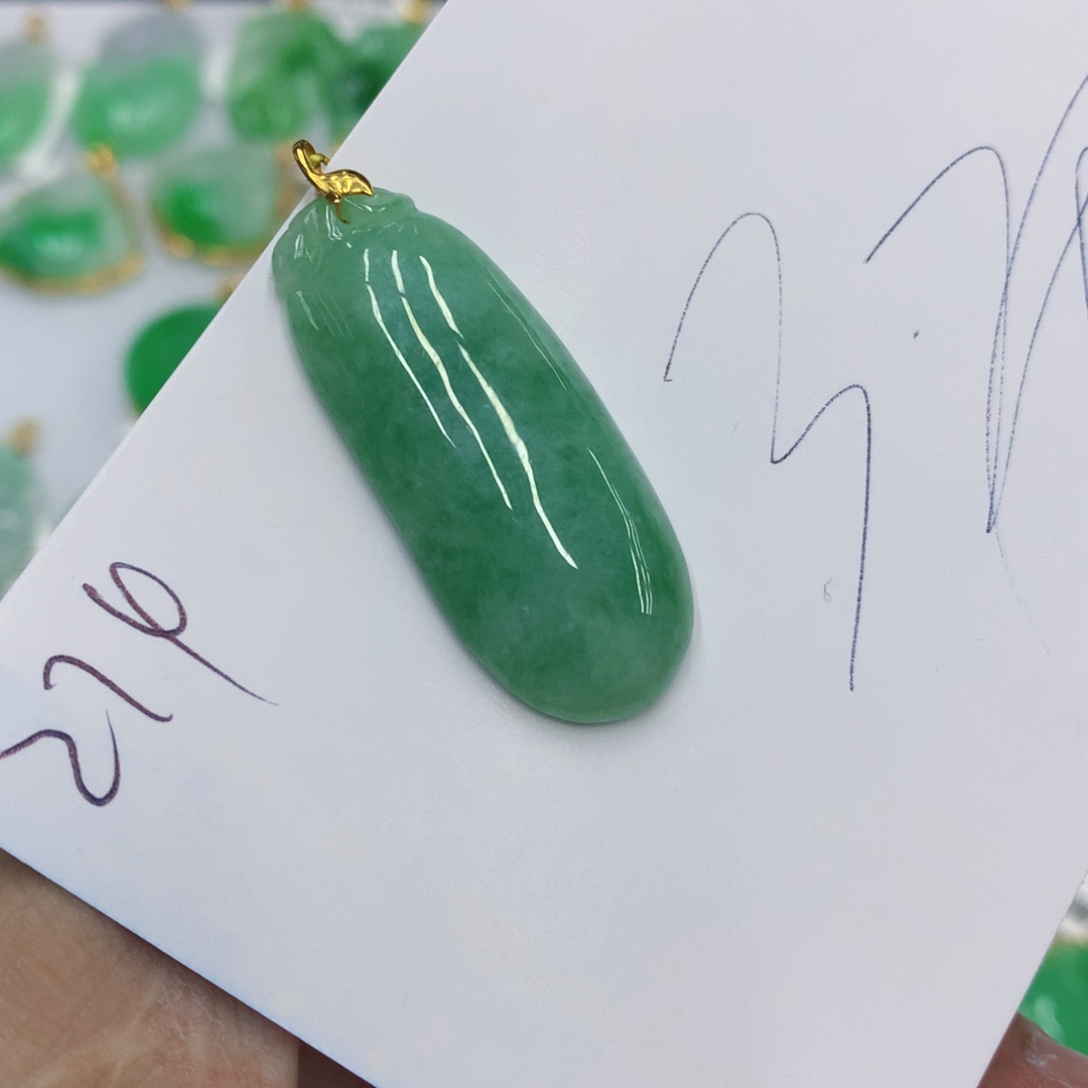 翡翠颈饰18K金镶嵌翡翠