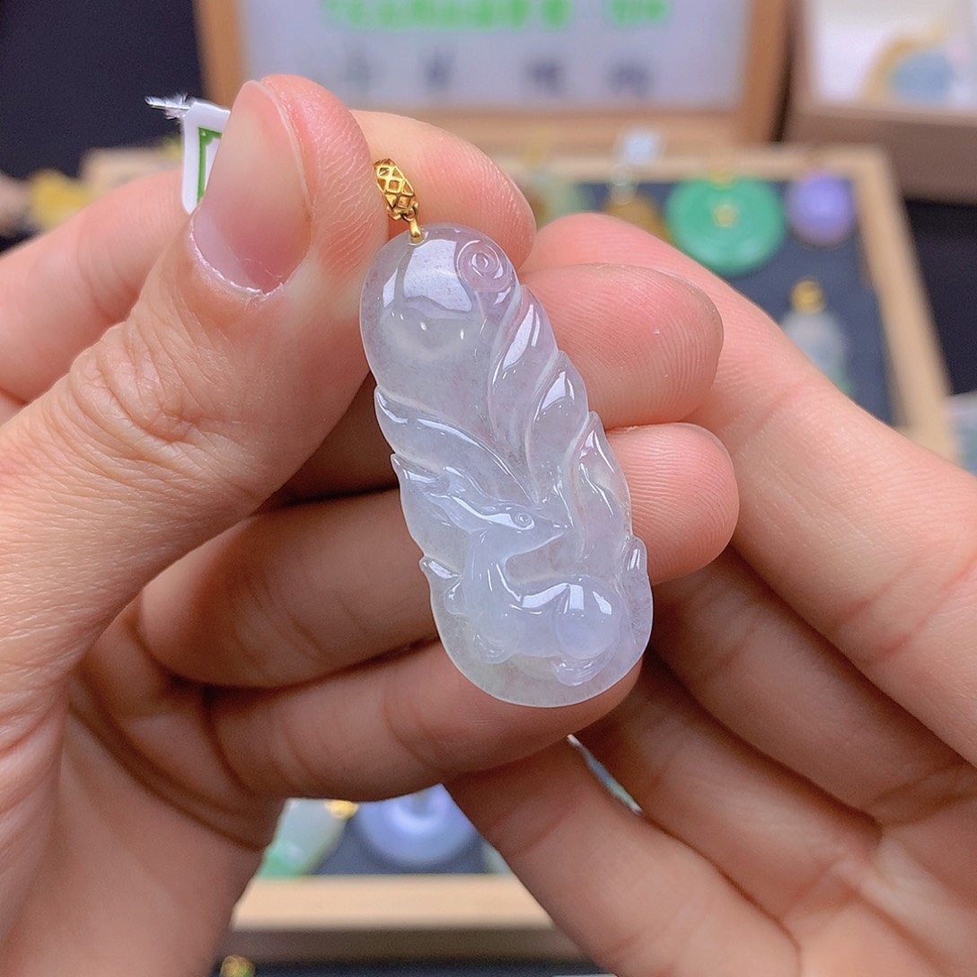 翡翠颈饰18K金镶嵌翡翠