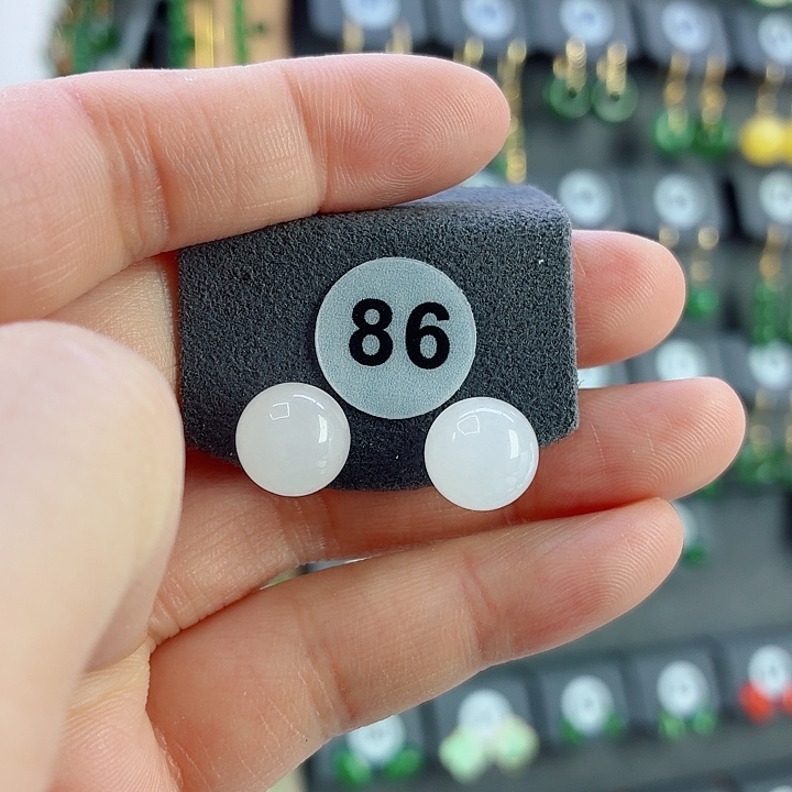 和田玉18K金镶嵌耳饰