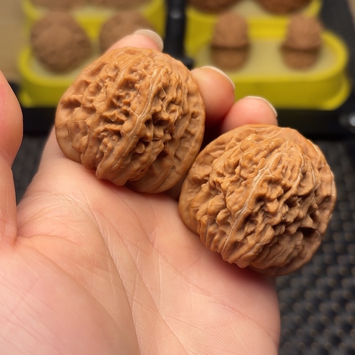 S***，吊坠文玩核桃40红皮四座楼狮子头