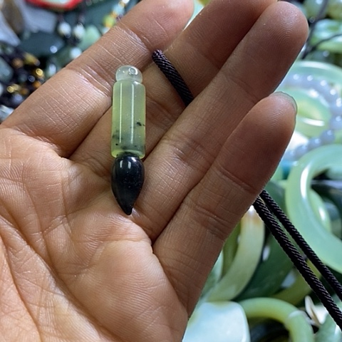 岫玉颈饰未镶嵌挂件