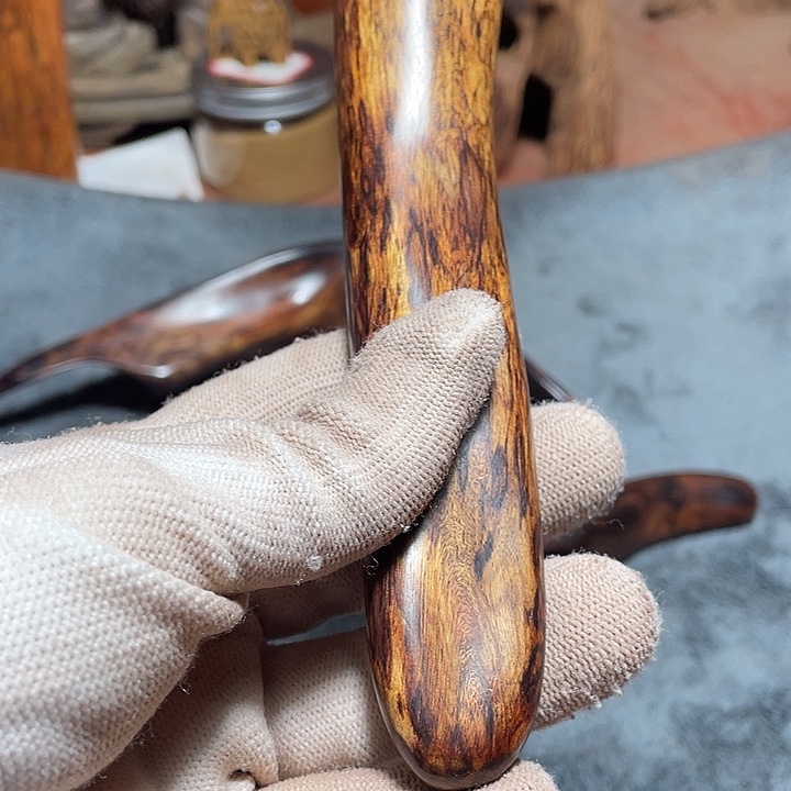 阳***光花梨木类随行小手杷