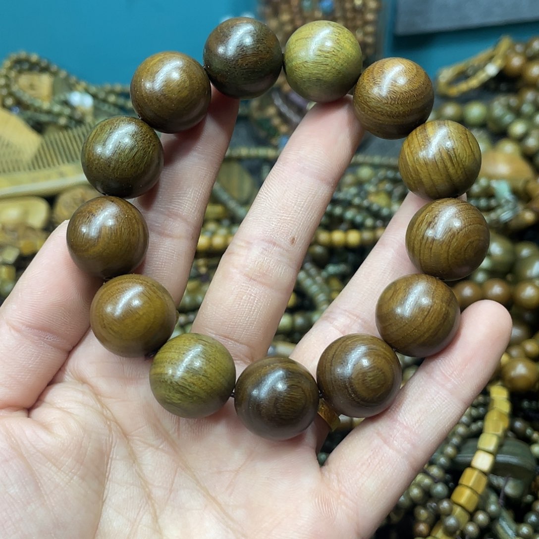 维腊木（绿檀）无事牌