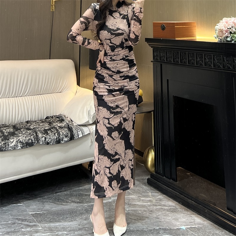 气质女人味轻奢立领长袖褶皱烫金花色印花显瘦修身包身开衩连衣裙