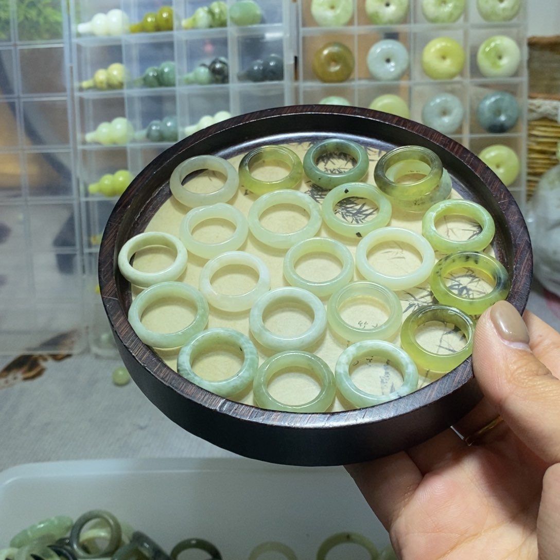 合金蛇纹石玉颈饰33
