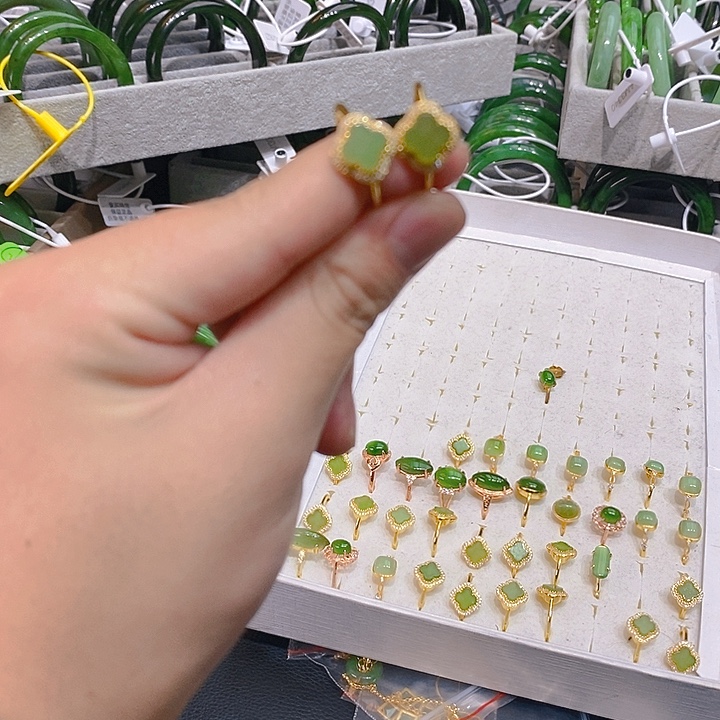 和田玉（碧玉）未镶嵌戒指