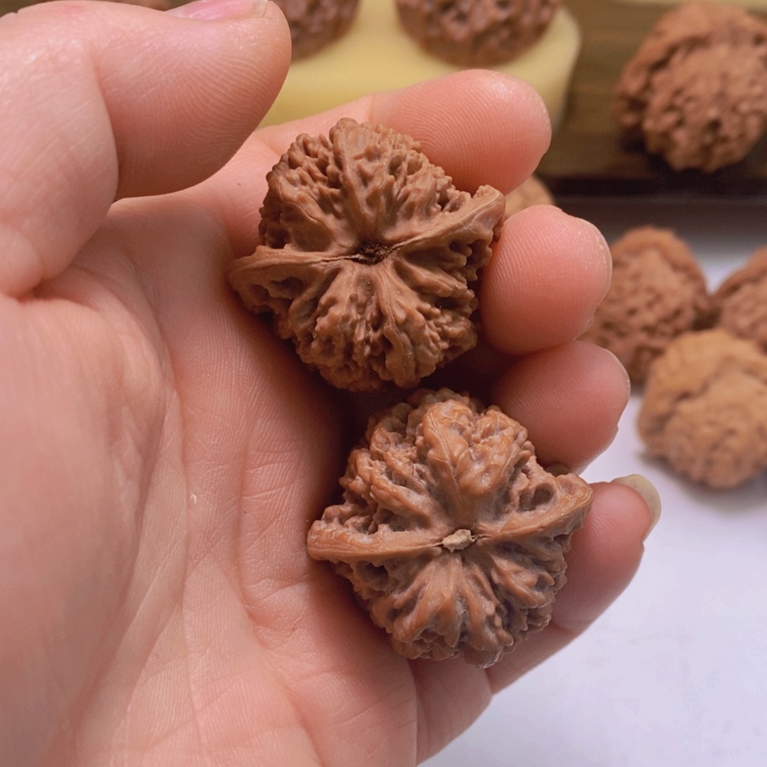 文玩核桃把件帅**爸